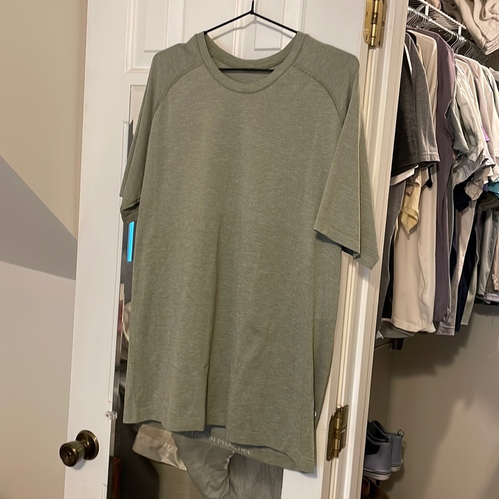 Lululemon Metal Vent Tee - sage green